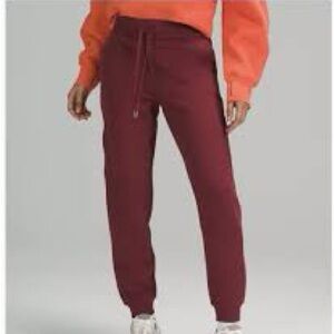 Lululemon scuba sweats size 4